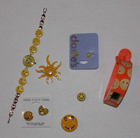 Smiley voorwerpen: een horloge en armband