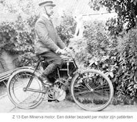 Een dokter op een Minerva motorfiets