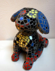 Papier Mache hond mozaiek