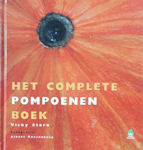 Pompoenbeeldjes en een blik