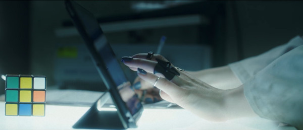 Rubiks kubus in film Anti Matter - 2016